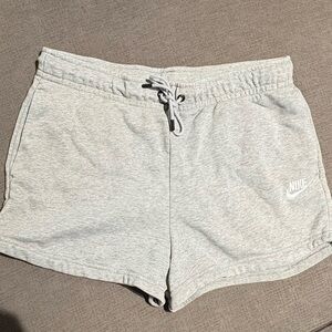 Nike Women's Gray Shorts Medium M